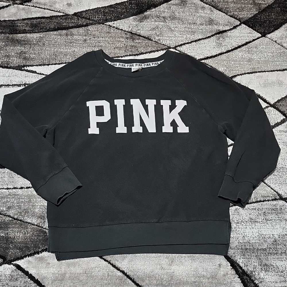 VS PINK 2018 CAMPUS BLACK "INSIDE OUT" FLEECE LOGO CREWNECK SWEATSHIRT